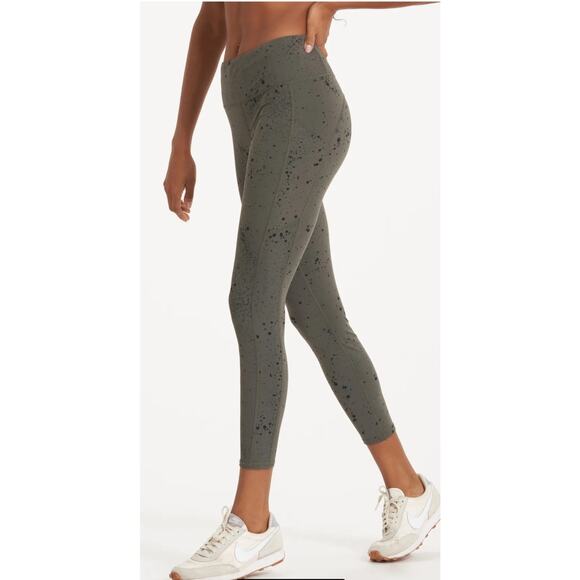 Vuori Stride Running Athleisure Leggings Green Black Pockets Womens Size Small - Picture 1 of 6